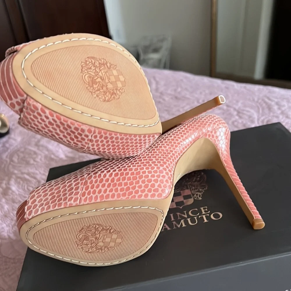 NEW!  Vince Camuto LORIMINA Leather Heels in Rose Blossom - Picture 5 of 6
